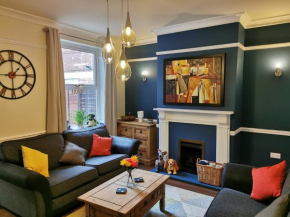 Spacious, stylish & comfortable - close to Severn Valley Railway and West Midlands Safari Park - ideal for long or short stays